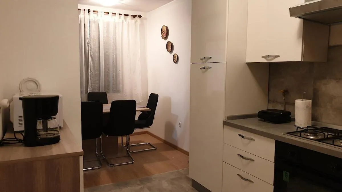 Apartment Valcane Pula 0*,