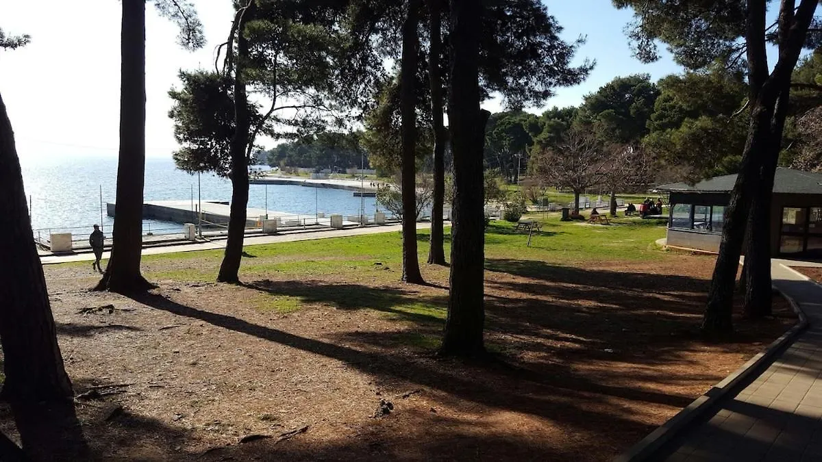 Apartment Valcane Pula 0*,